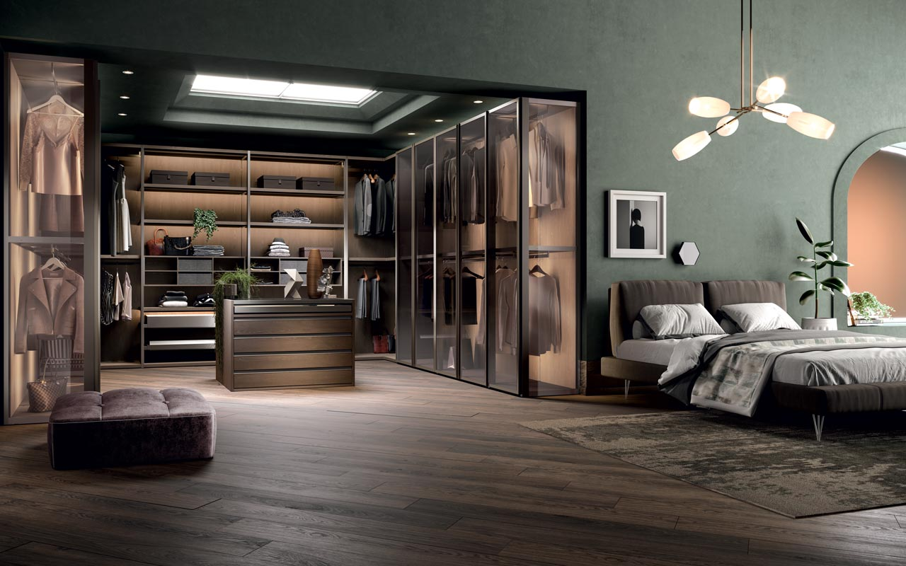 Luxury closet with custom integrated lighting - Pedini Miami